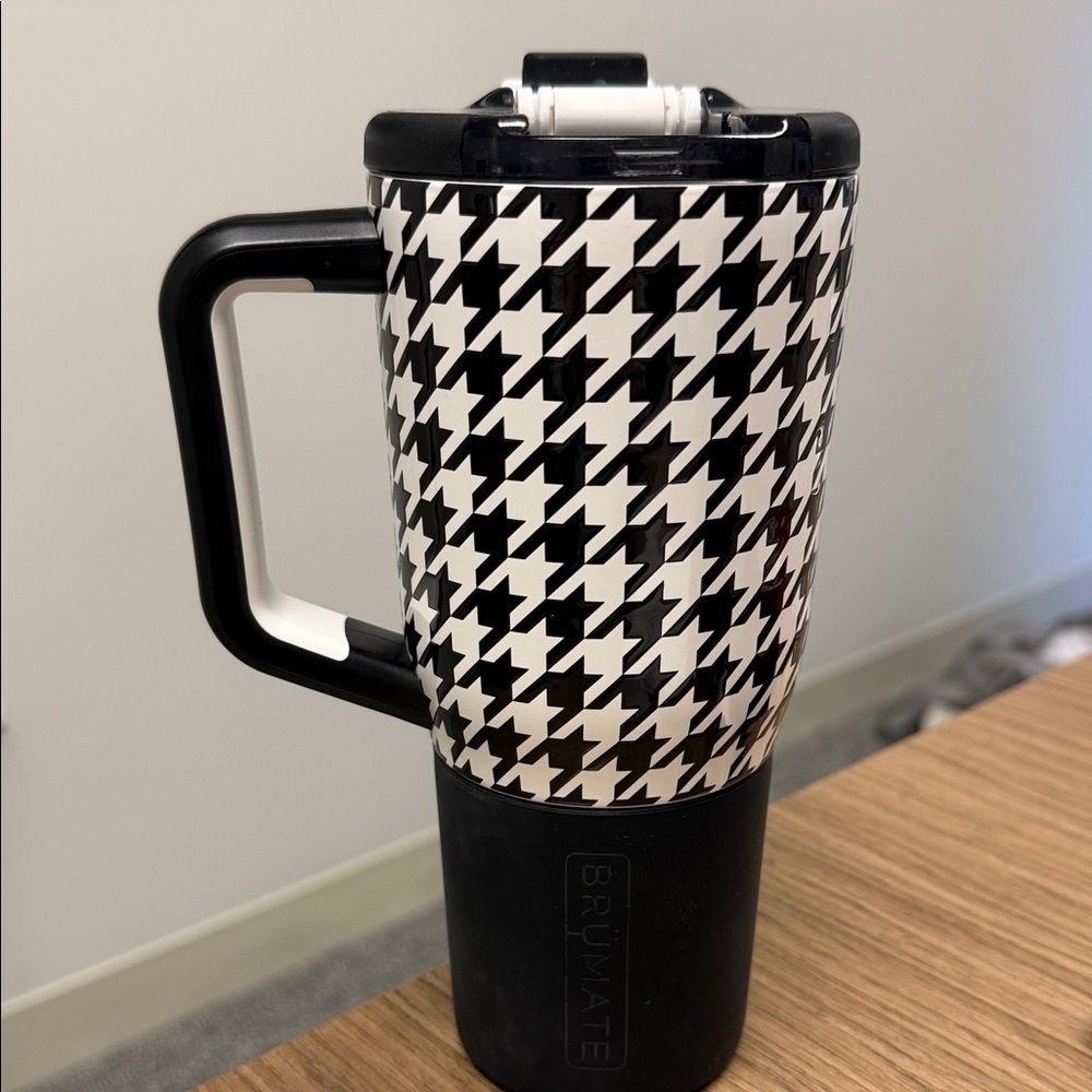 BrüMate Black and White Houndstooth Travel Mug